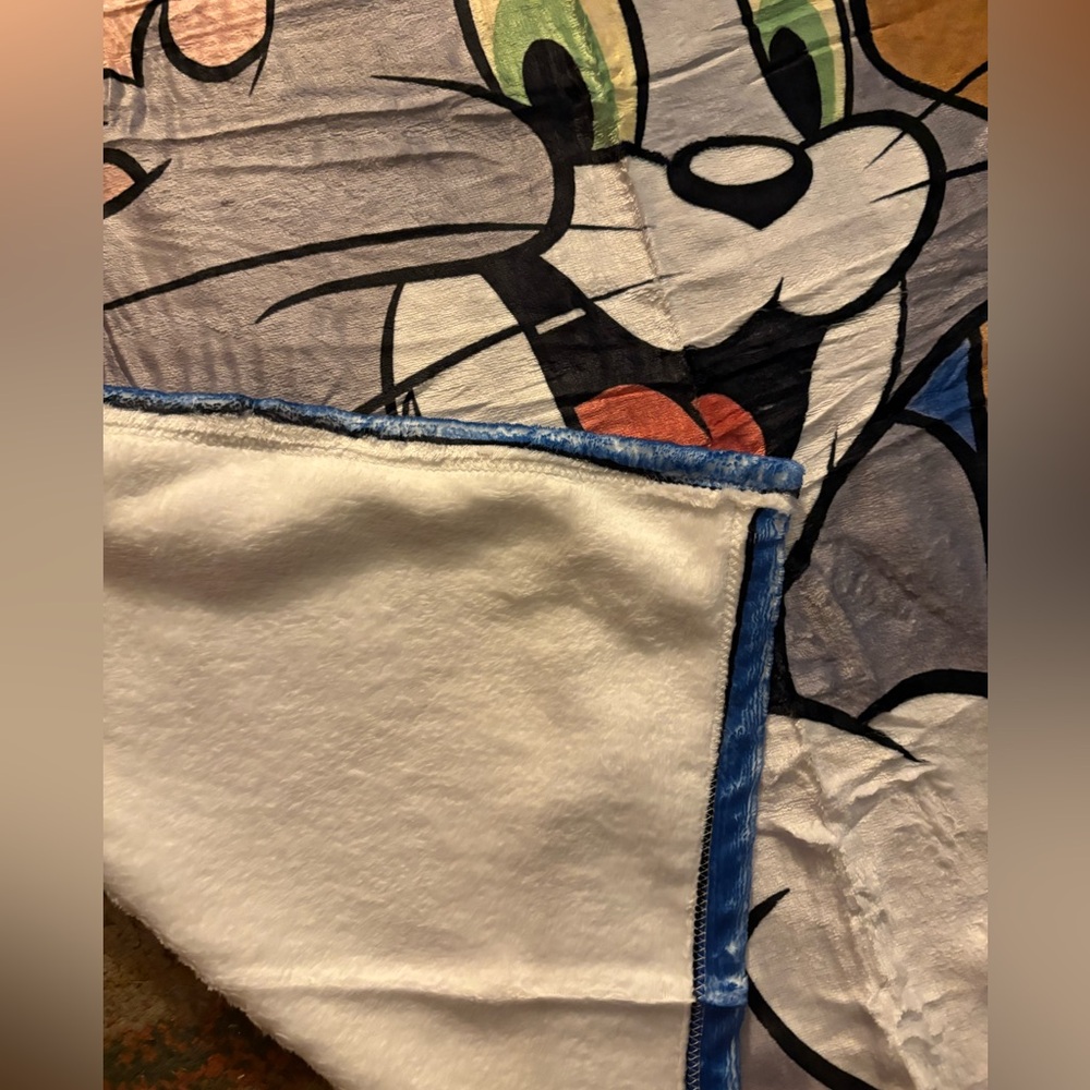 Tom and Jerry Blue Cartoon Throw Blanket - Picture 4 of 5
